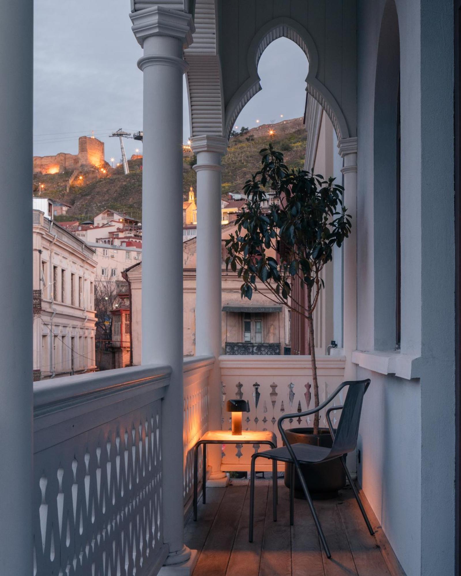 Puris Moedani Boutique Hotel Tbilissi Extérieur photo